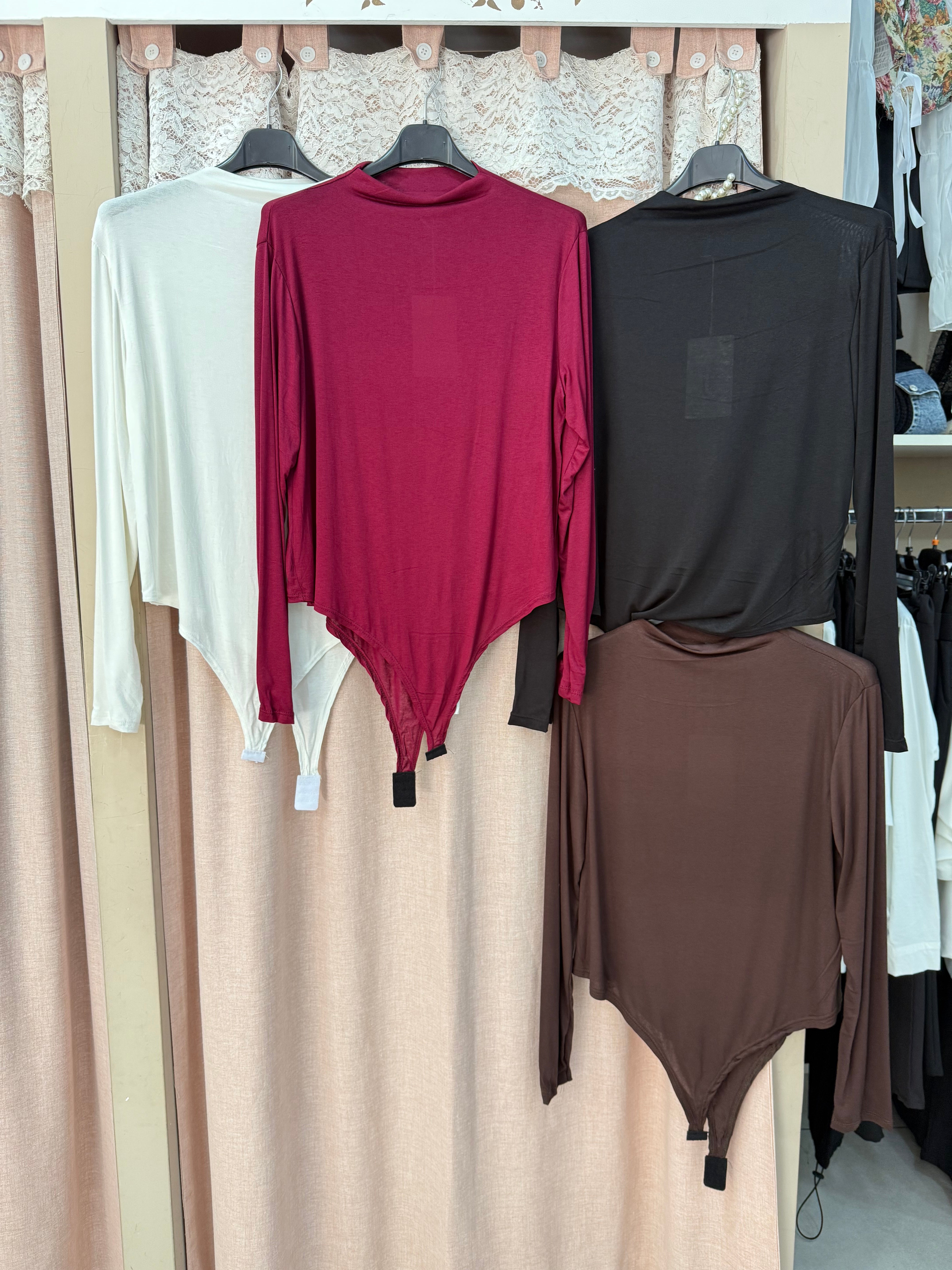 Body semitrasparente Curvy